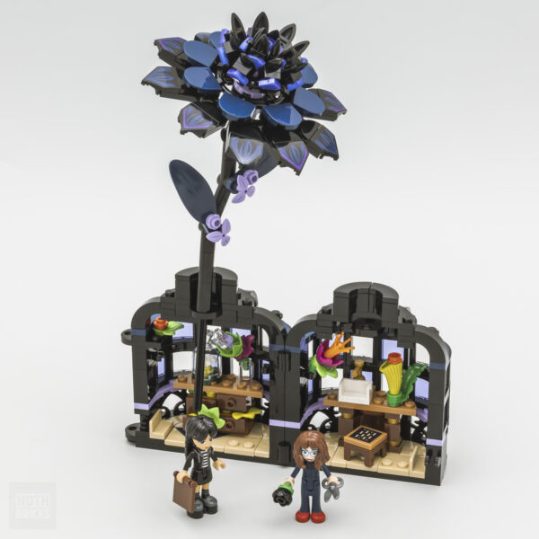 ▻ Review : LEGO Wednesday 76784 Black Dahlia Flower - HOTH BRICKS